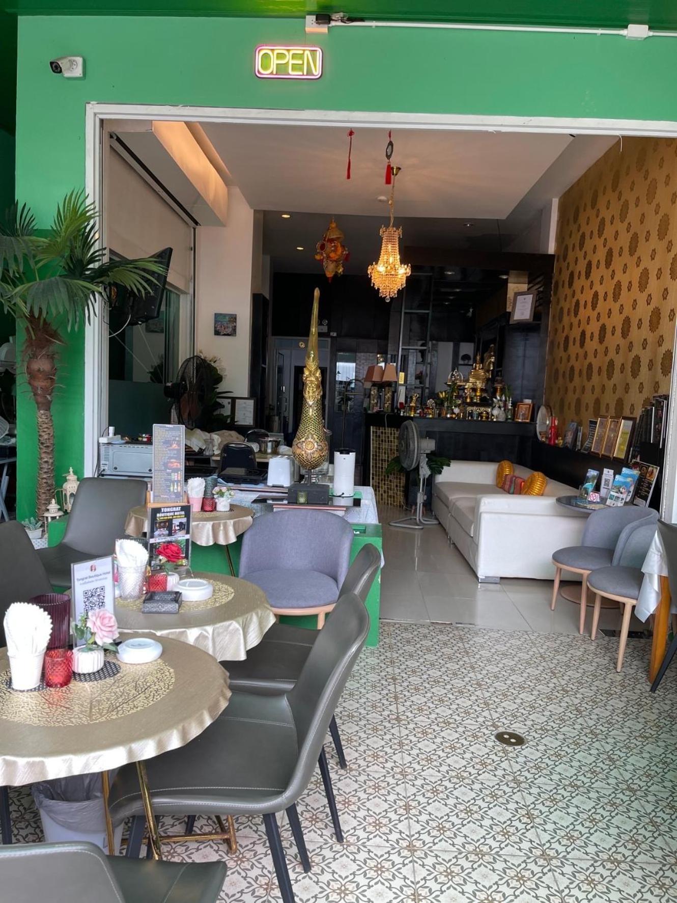 Elephant Room Patong Esterno foto